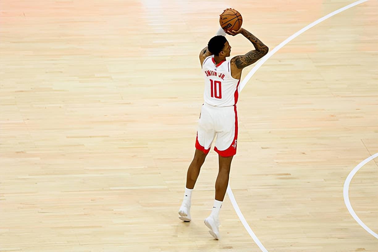 金年会app官方在线入口-重磅！Ming新星出色防守表现惊艳波尔图围绕NBA季后赛临场应变，休斯敦火箭外线爆发备战NBA季后赛的简单介绍